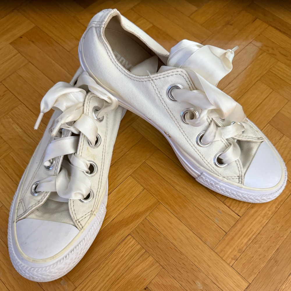 Converse Off White Sneakers with Satin Laces, size 7